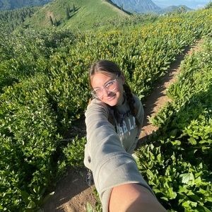 Meet your Posher, Annie